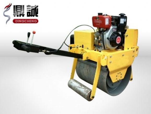 點擊查看詳細信息<br>標題：重型手扶式單鋼輪壓路機 閱讀次數：11131